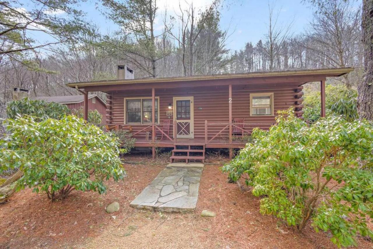 Villa Classic Log Cabin With Fireplace On Quiet River à Blowing Rock Extérieur photo